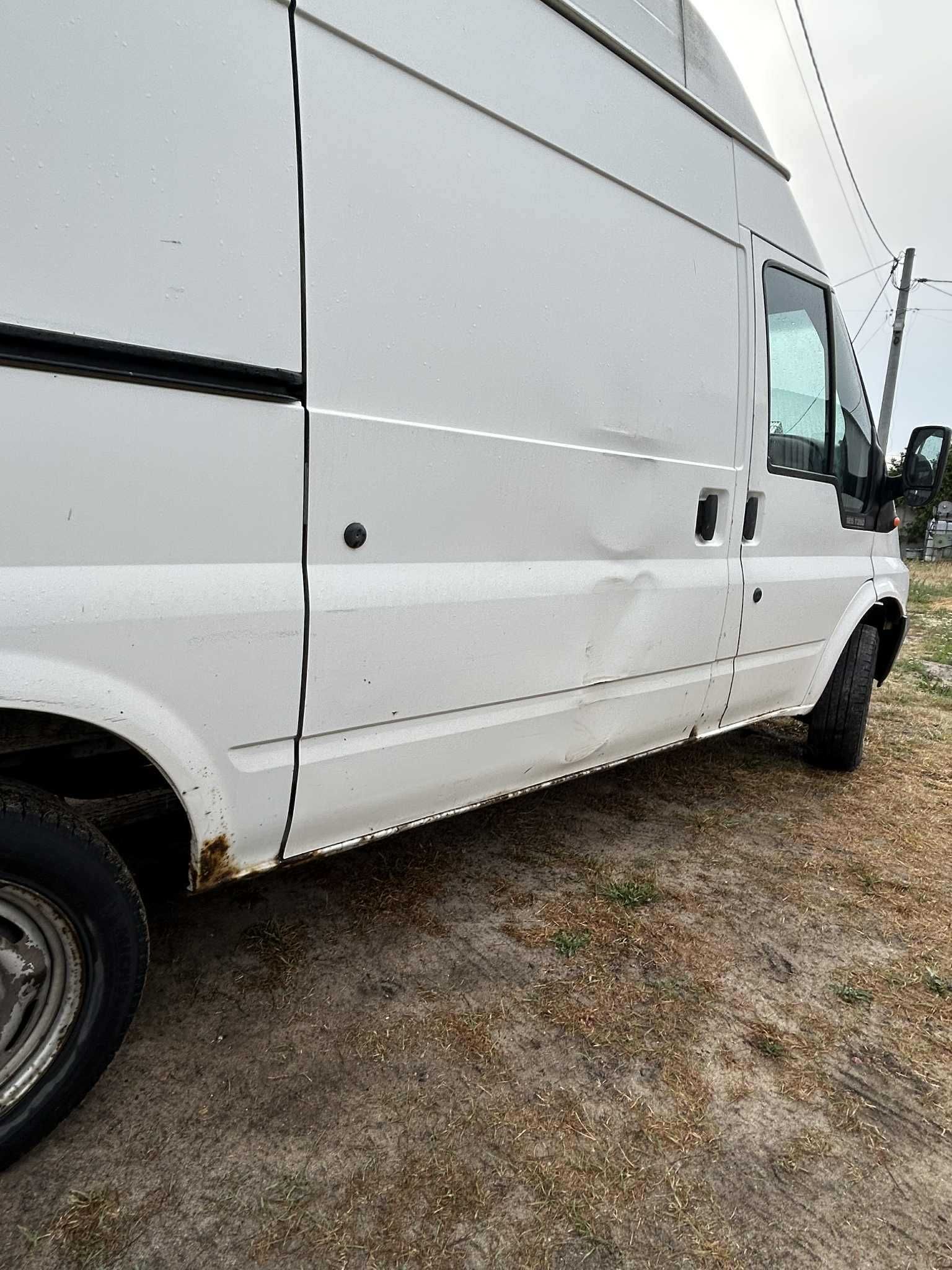 Auto dostawcze Ford Transit 2.4 diesel TDDI 2002 rok Fugon