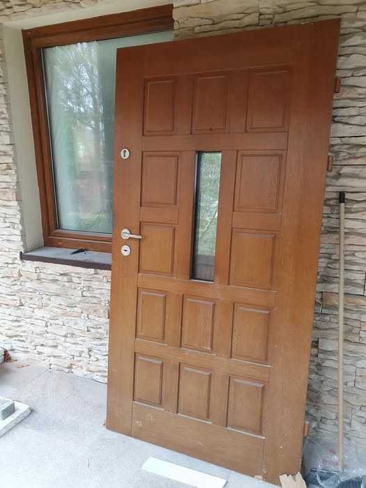 Drzwi Zewnętrzne, zdemontowane z futryną