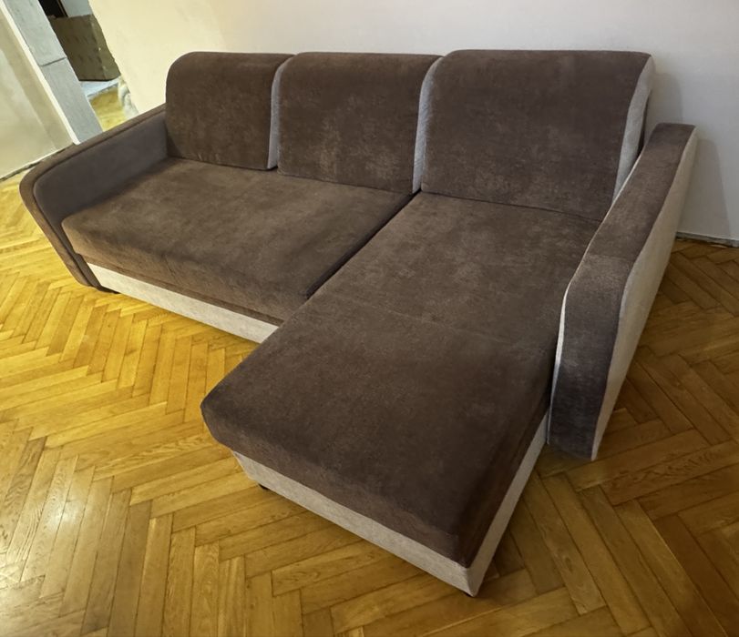 Narożnik Focus z funkcją spania i pojemnikiem na pościel