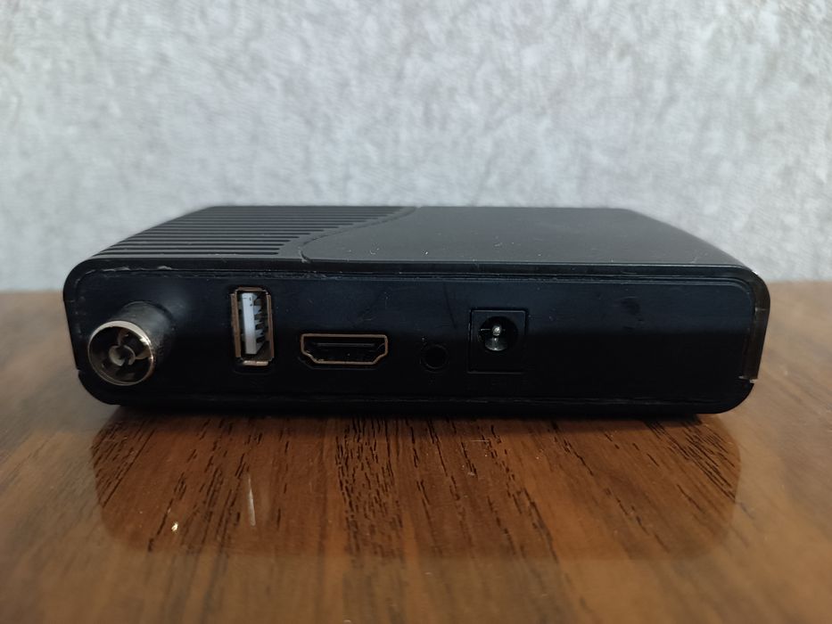 Робочий Т2 тюнер, T2 приставка World Vision T624D3