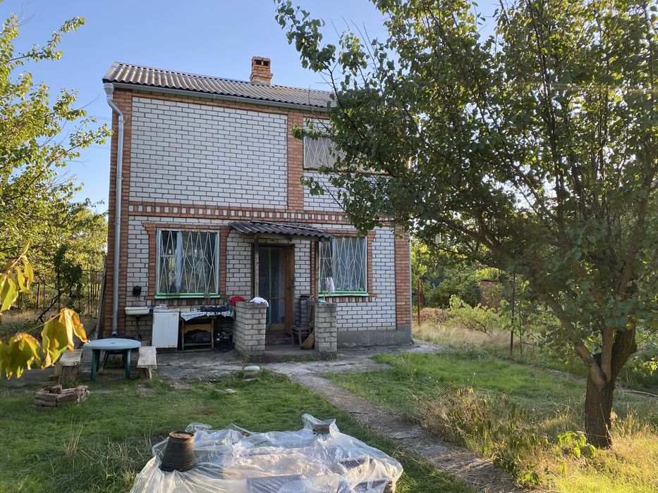 Дачний будинок з ділянкою у дачному кооперативі Мрія