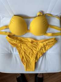 Żółty strój kąpielowy dwuczęściowy