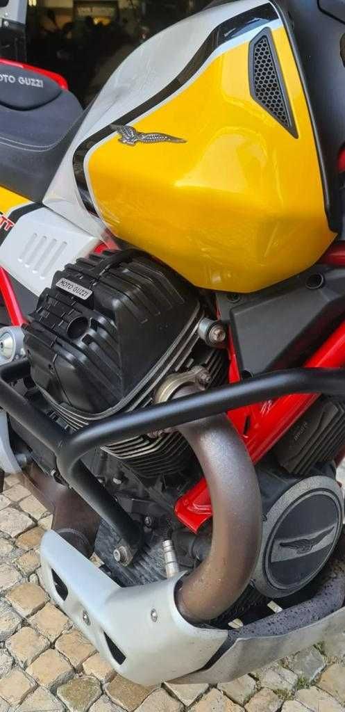 Moto Guzzi V85 V85TT