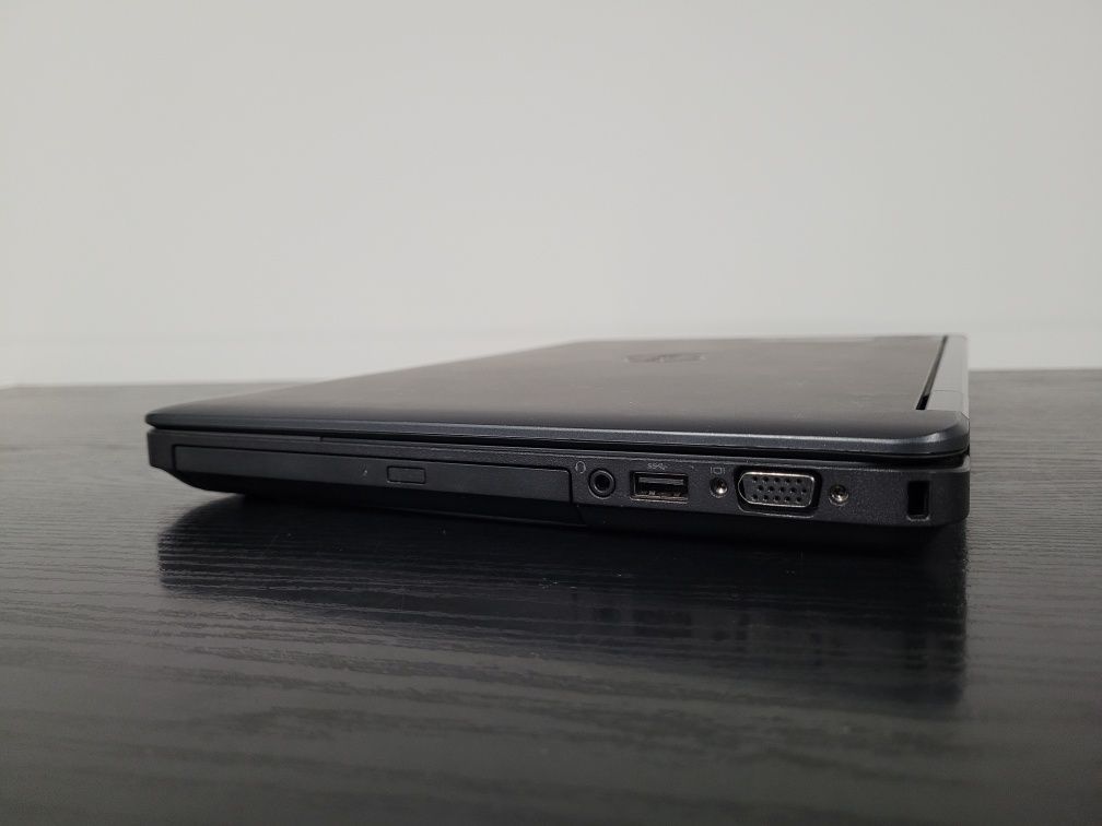 Laptop Dell Latitude- Intel i5 / 4gb ram / dysk 500gb / super bateria