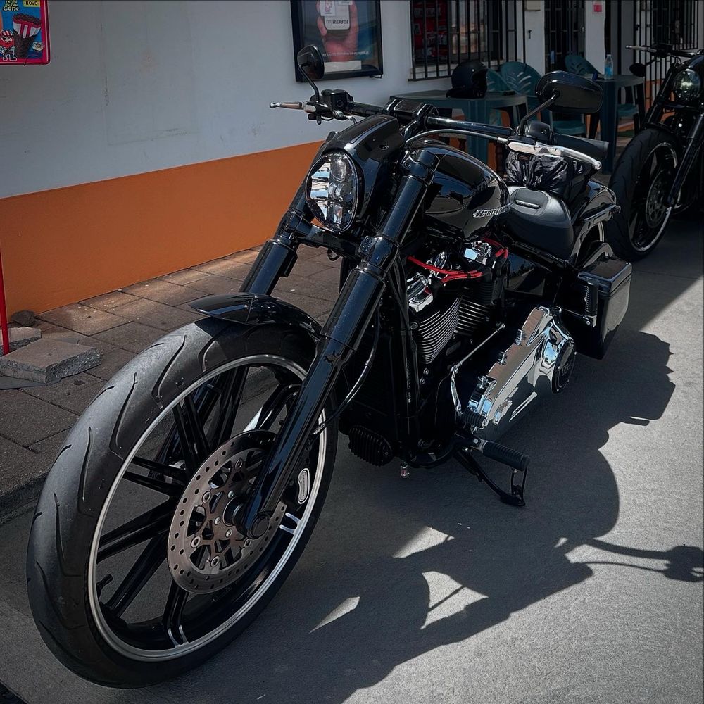 Harley davidson breakout