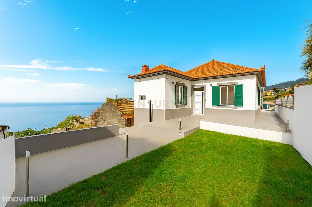 Exclusiva Moradia Remodelada em Lombo do Brasil – Calheta