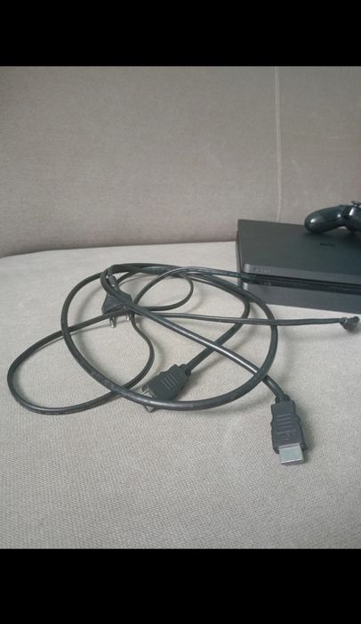 Konsola PlayStation4 oraz 2 pady