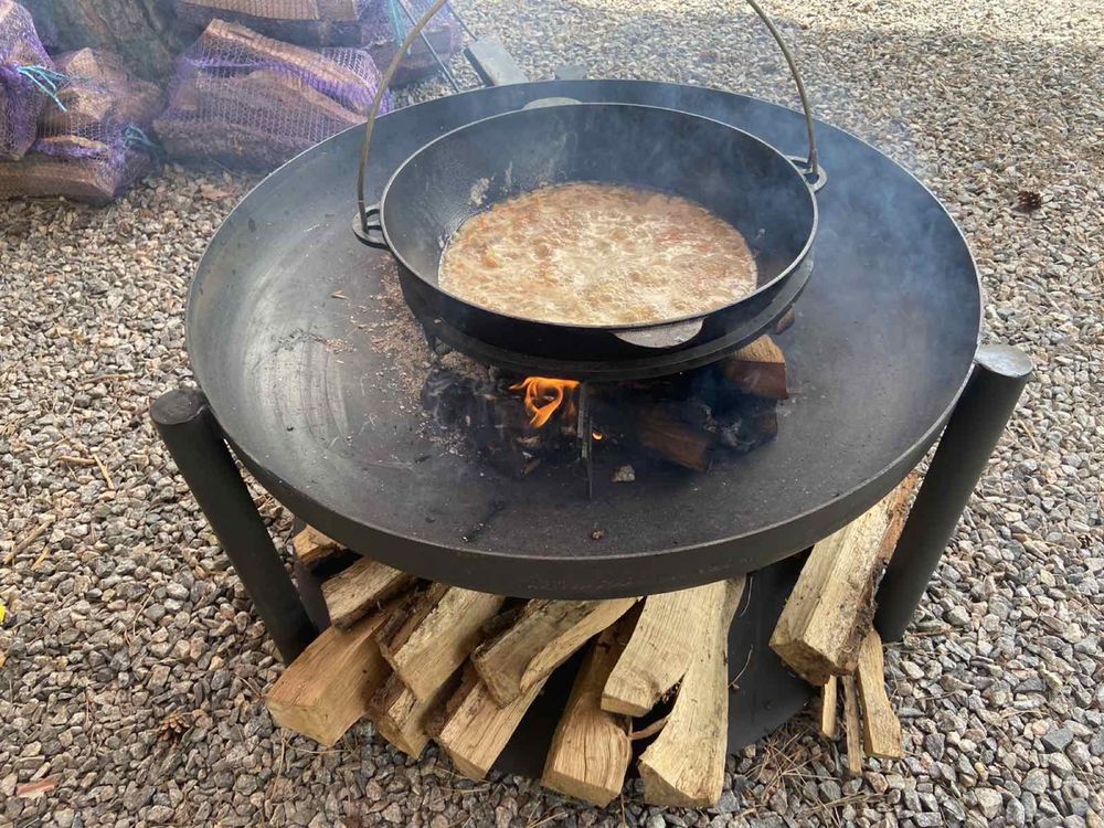 Садове вогнище, вуличний камін (костровая чаша)