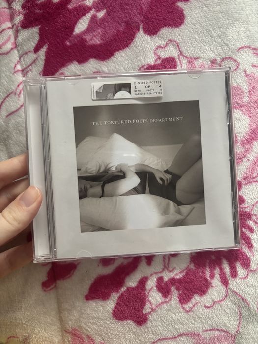 Cd the tortured poets department taylor swift