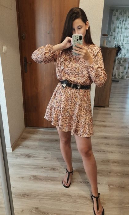 Zwiewna sukienka Mohito z falbankami, lekka wiskoza, rozmiar L