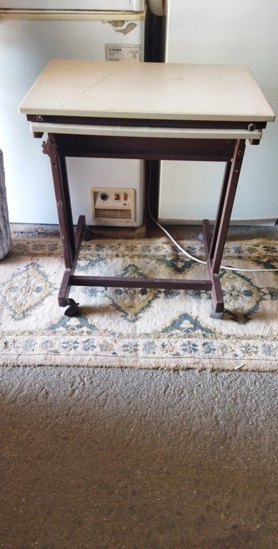Maquina de costura da Singer, com mesa