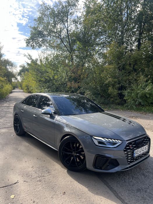 Продам/обме Audi S4 b9