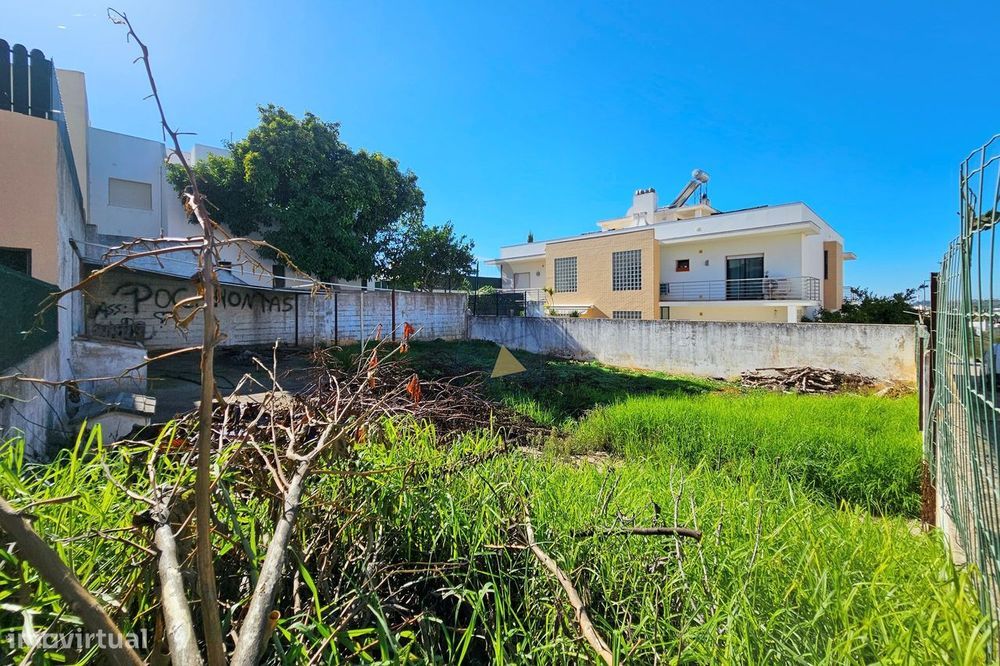 Terreno Urbano para construção moradia unifamiliar T3 em Calvário, Est