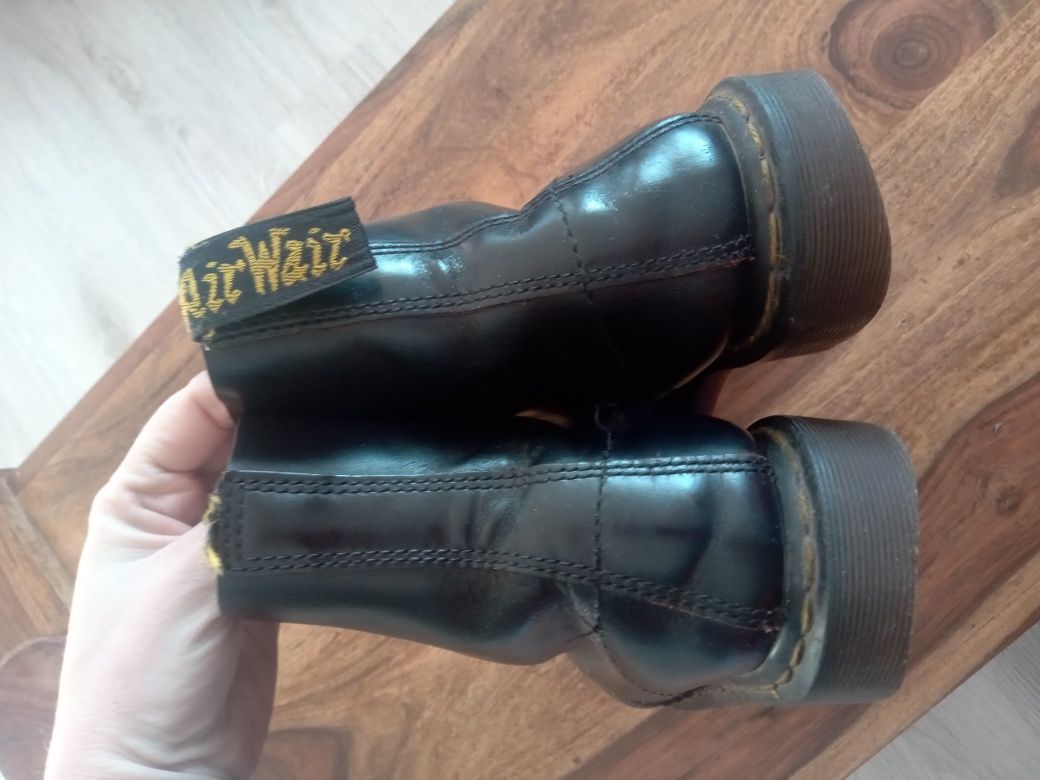 Klasyczne glany Dr. Martens rozmiar 40
