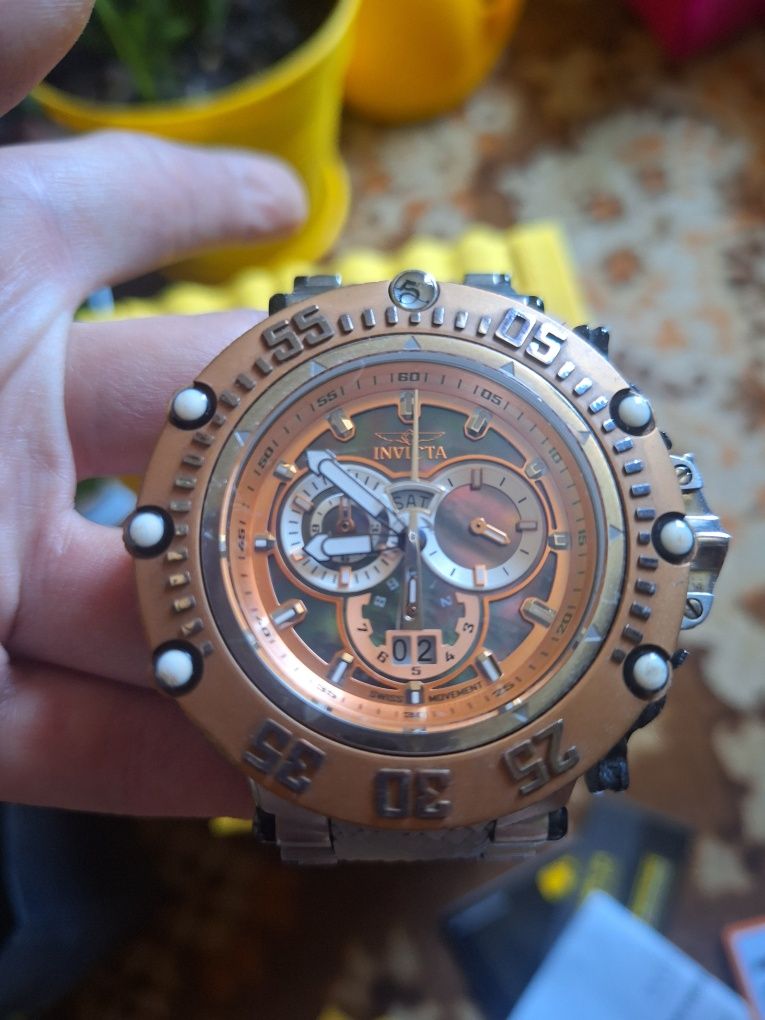 Продам мужские часы  фирмы Invicta
