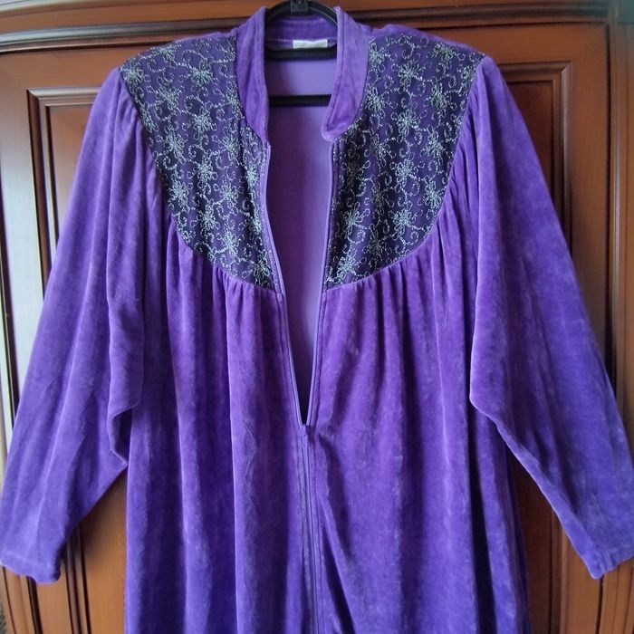 Халаты велюровые сиреневый р.58-60 и фиолетовый р.54-56