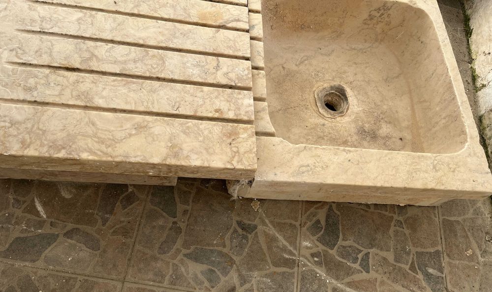 Lava-Louça/Pia Antiga em Pedra Natural Escorredor e Pedras de Balcão