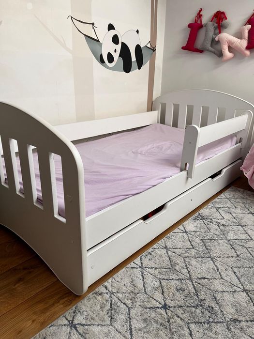 ŁÓŻKO 160/80 HAPPY DESIGN WHITE - RUNGS
Materac piankowy.
Stelaż spręż