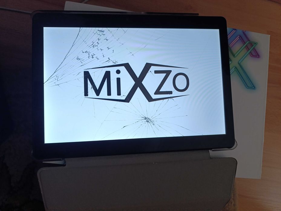 Планшет MiXzo ME1030 3G/ сенсор не реагує від удару