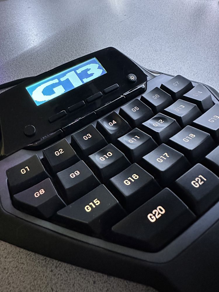 Logitech G13 em bom estado, raridade.