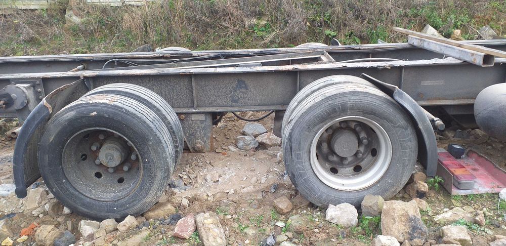 Przyczepa naczepa Osie rolnictwo transport  i innne