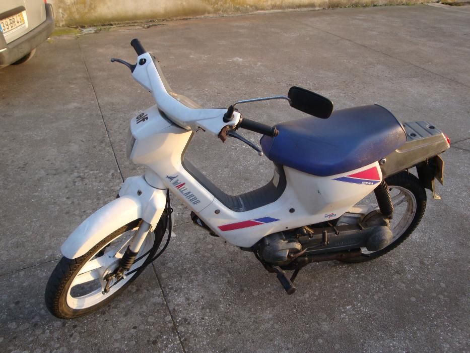 LINDO PRESENTE-Honda Wallaroo-Motociclo