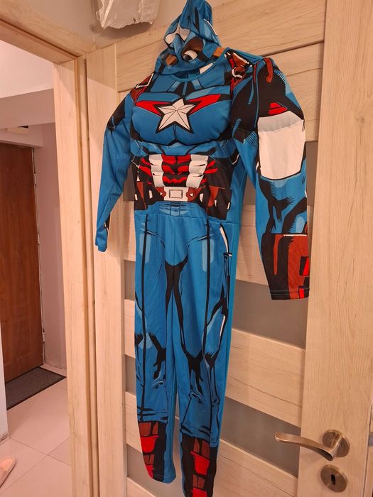 Stroj materialowy chłopięcy.