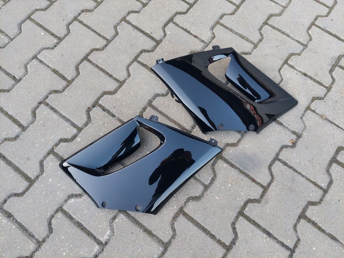 Bok Boczki Honda CBR125 JC34 Boki Owiewka Boczek Prawy Lewy Plastik