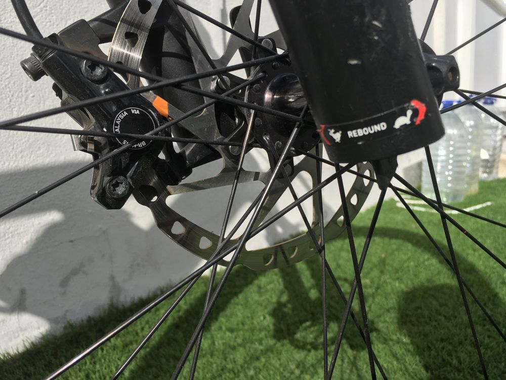 Bicicleta Cube Carbono roda 29