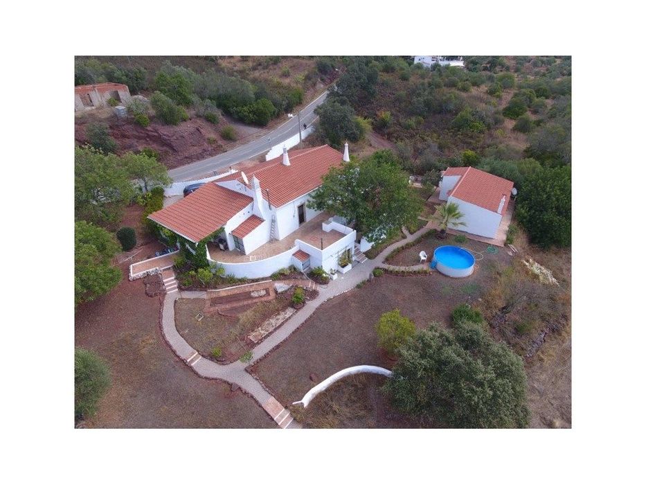 Propriedade composta por moradia principal V3 e anexo V1, Loulé, Al...