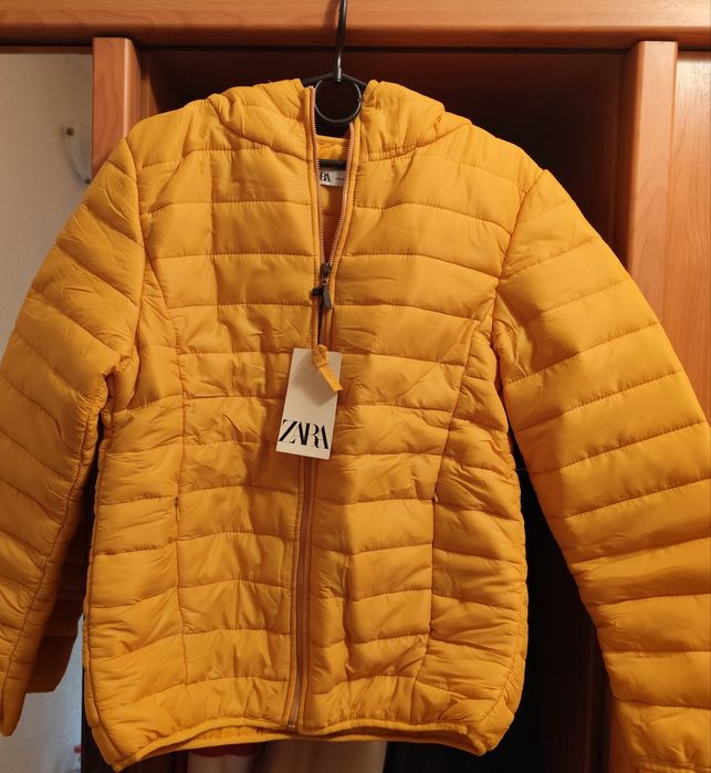 ZARA.  Курта демисезонная.