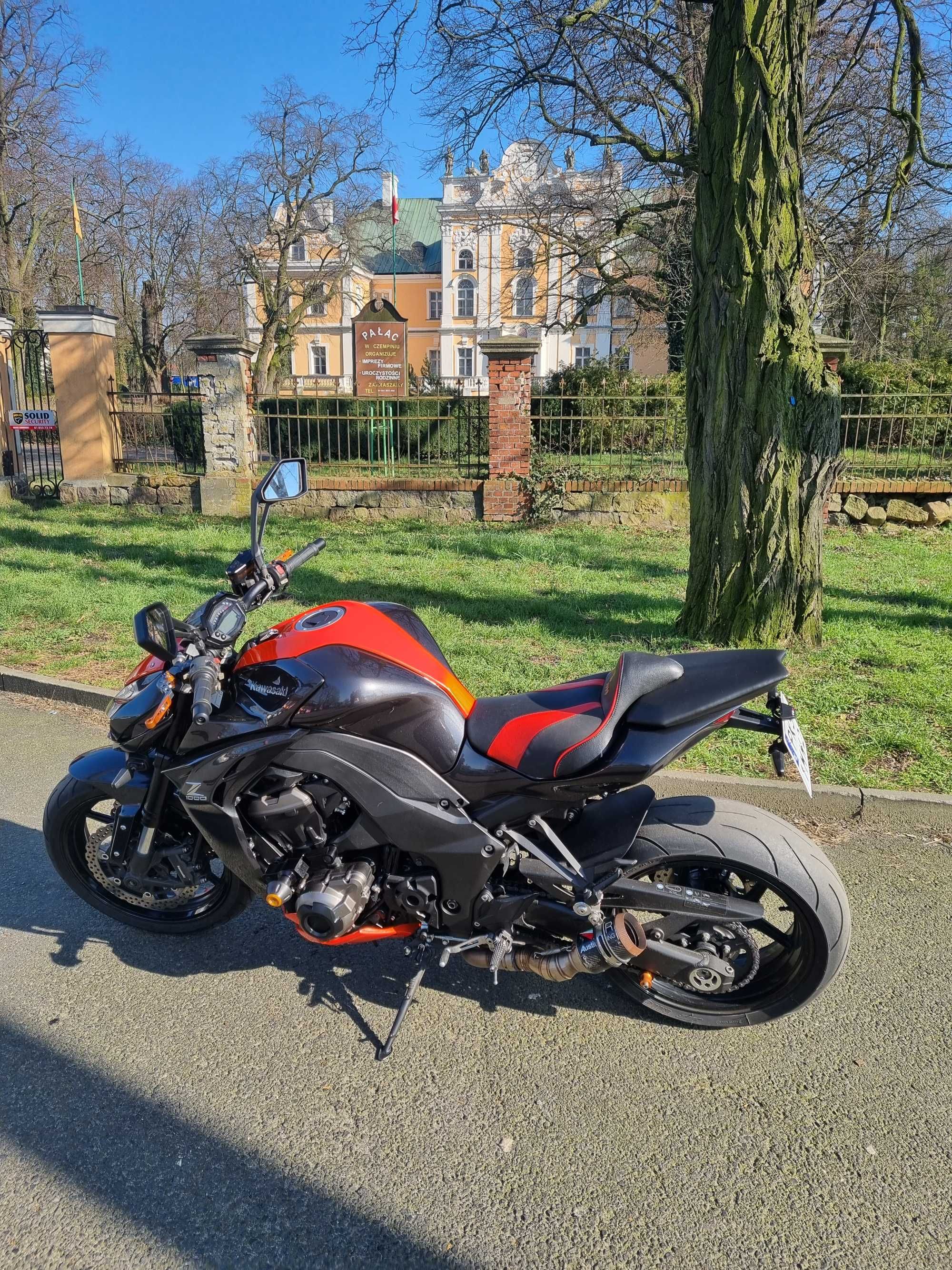 Kawasaki z1000r naked