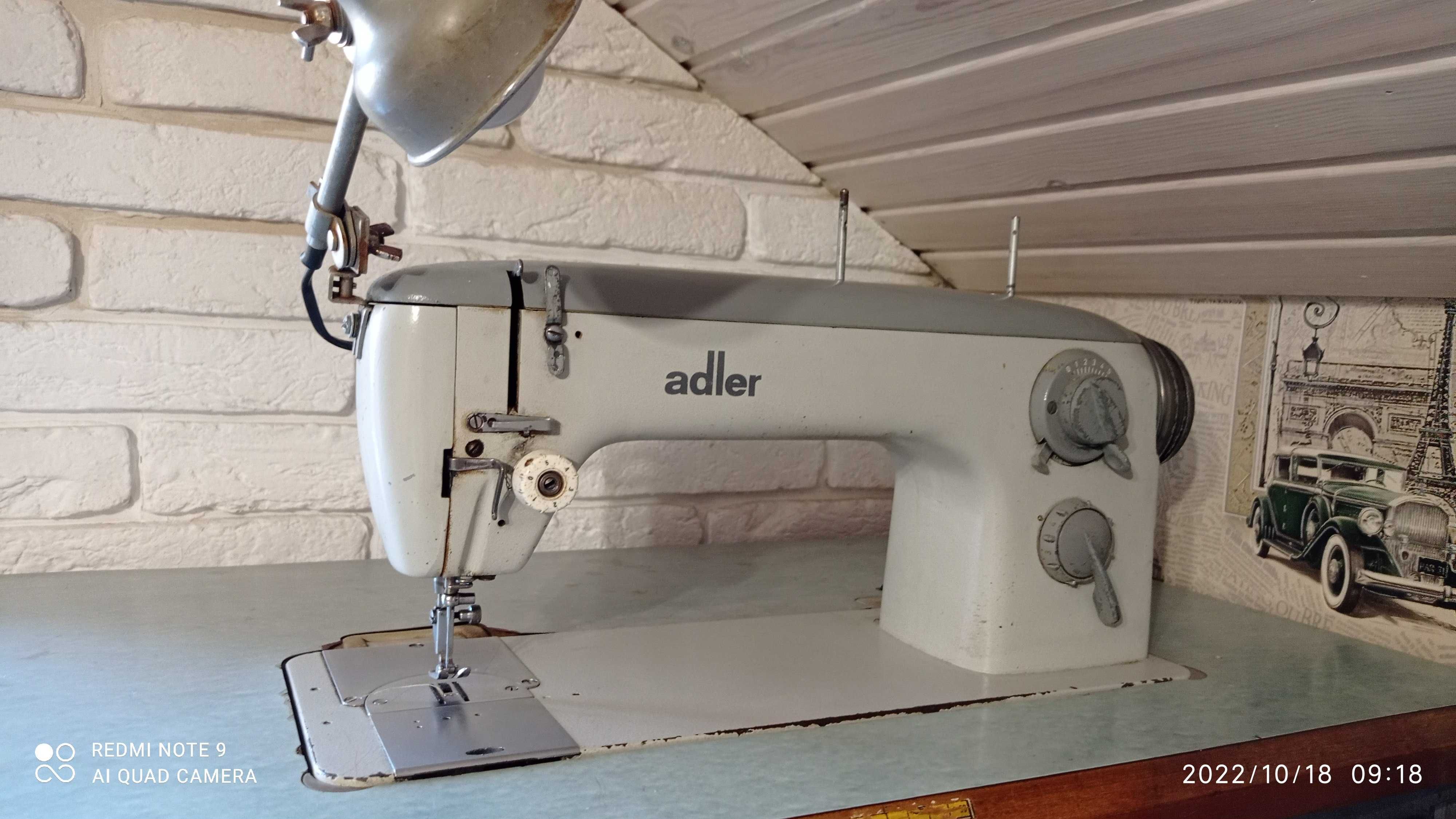 Швейна машинка Адлер зі столом