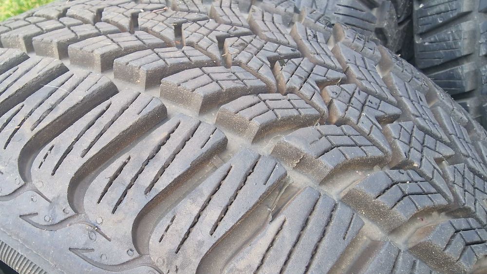 Opony zimowe Dębica 215/50R17