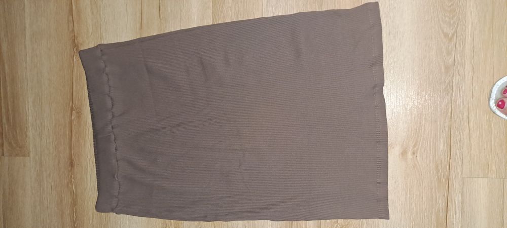 Spódnica ołówkowa prążek