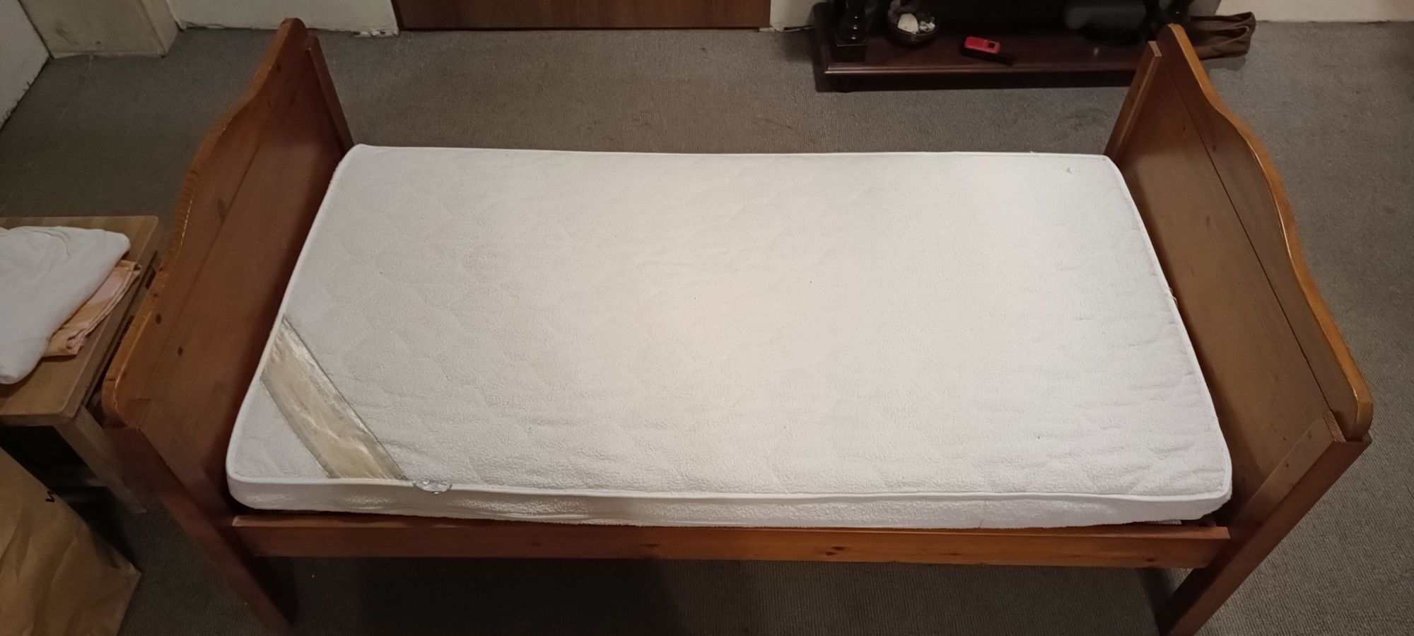 Łóżeczko 140x70 drewno +materac, pościel, prześcieradła zestaw +gratis