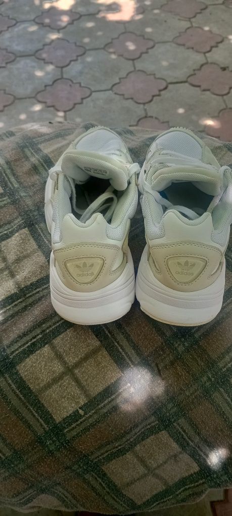 Кросівки adidas оригінал 38 розмір