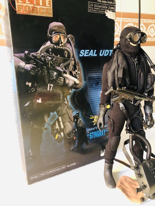 Action Figure blue box /  Dragon toys US Seal