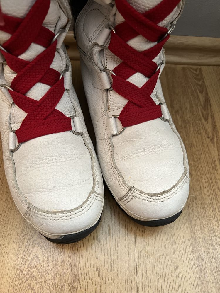 Buty skórzane wysokie kozaki ociepane wiązane tommy hilfiger