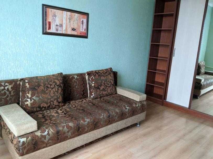 Продаж 2 к.квартири на пр. Науки з високими стелями.