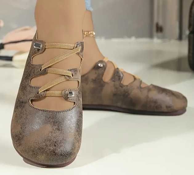 Brązowe buty na z gumką w zygzak r. 38 (24,2 cm)