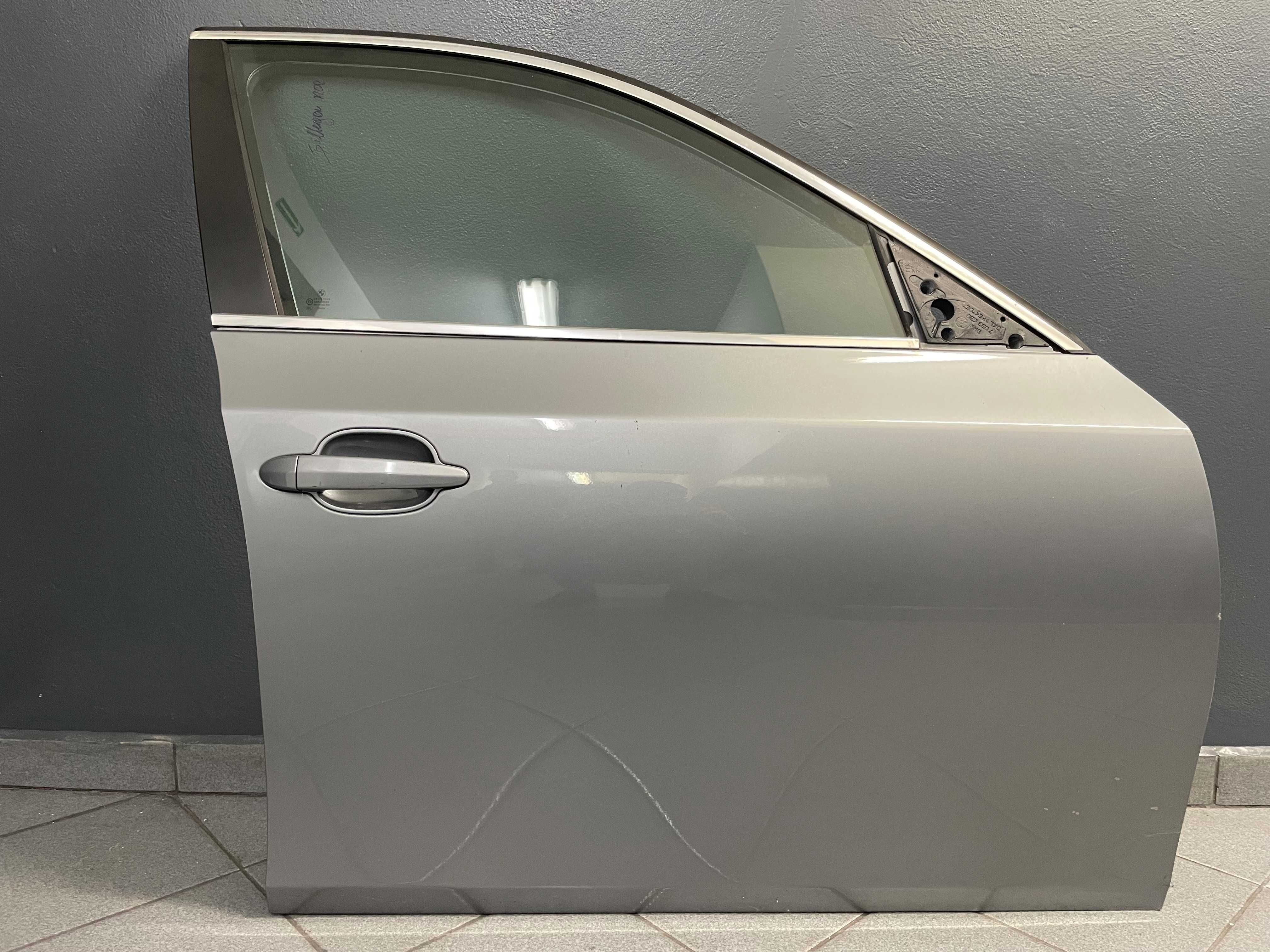 Drzwi Prawy Przód BMW E61 Spacegrau / Silbergrau