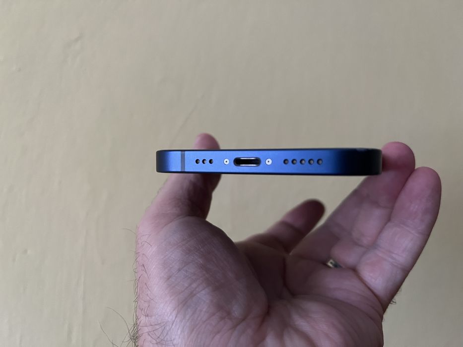 Iphone 12.  64г.  АКБ 87%
