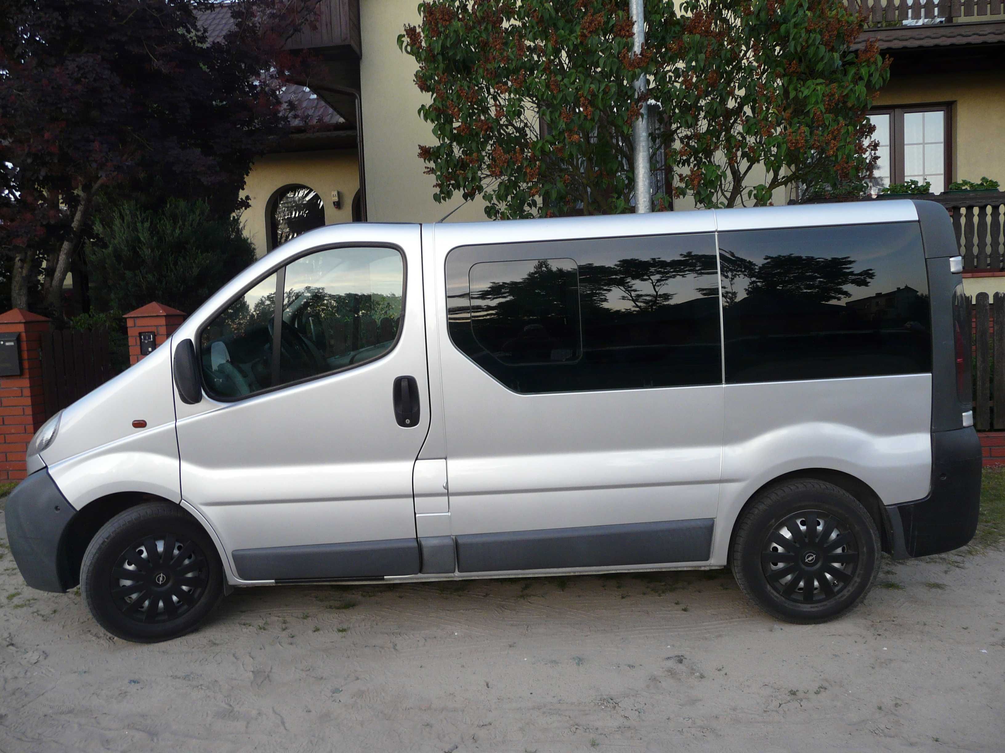 Samochód osobowy Bus Opel Vivaro 1,9 CDTi ,100, 9 osobowy, skrzynia 6