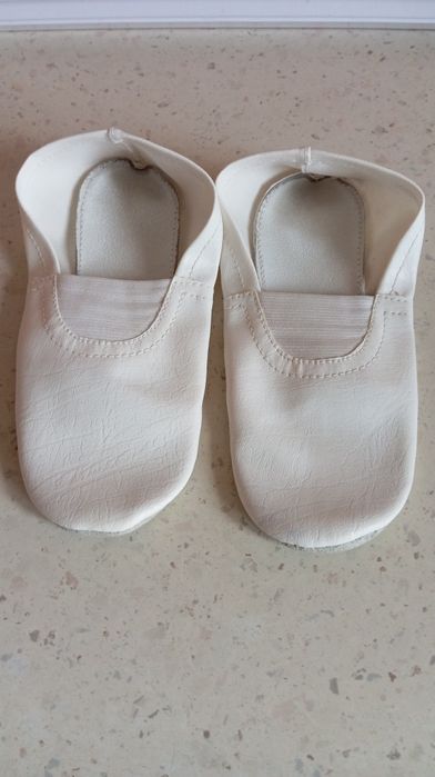 Чешки по стельке 20 см,чешки- балетки 22 см,в хорошем состоянии 80 грн