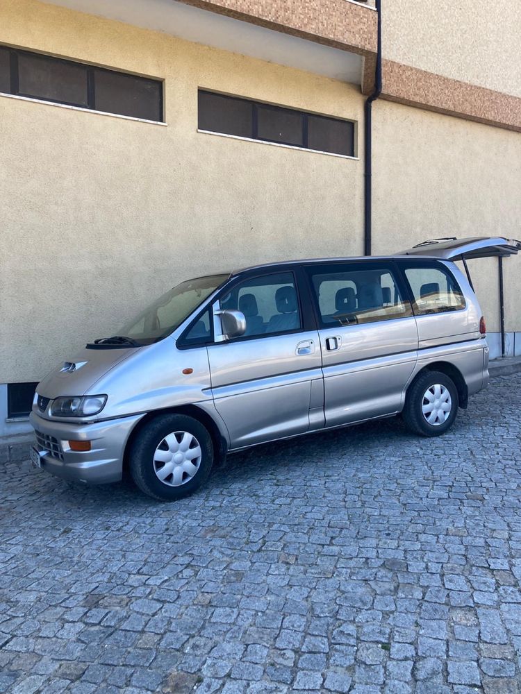Mitsubishi Space Gear 2.5 turbo intercoler de 8 lugares