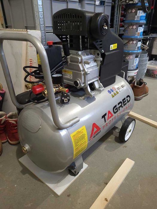 NOWY Kompresor 50L Olejowy Samochodowy Sprężarka Powietrza Mocny FV