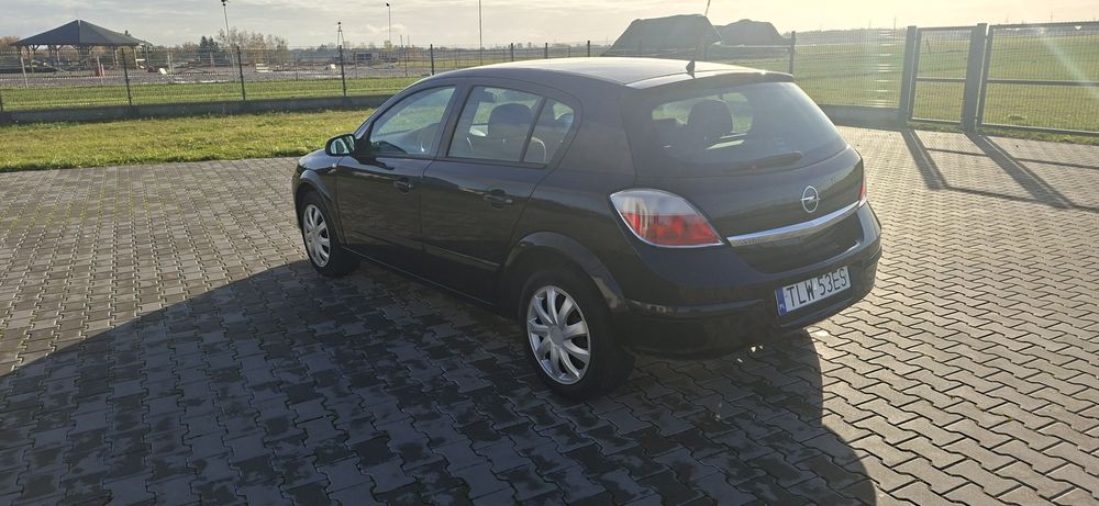 Opel astra h 1.6 benzyna