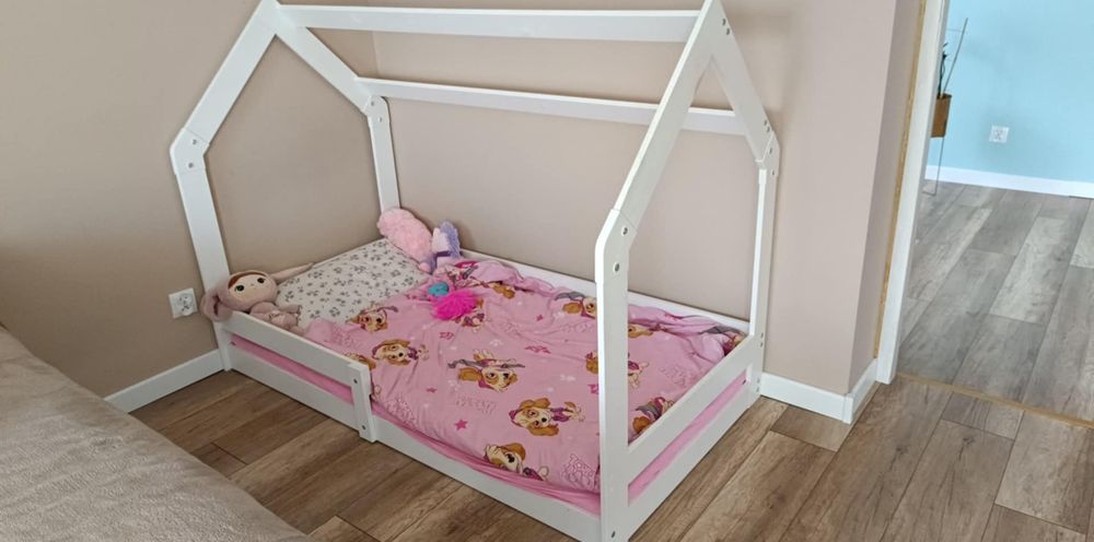 Łóżko dziecięce typu domek