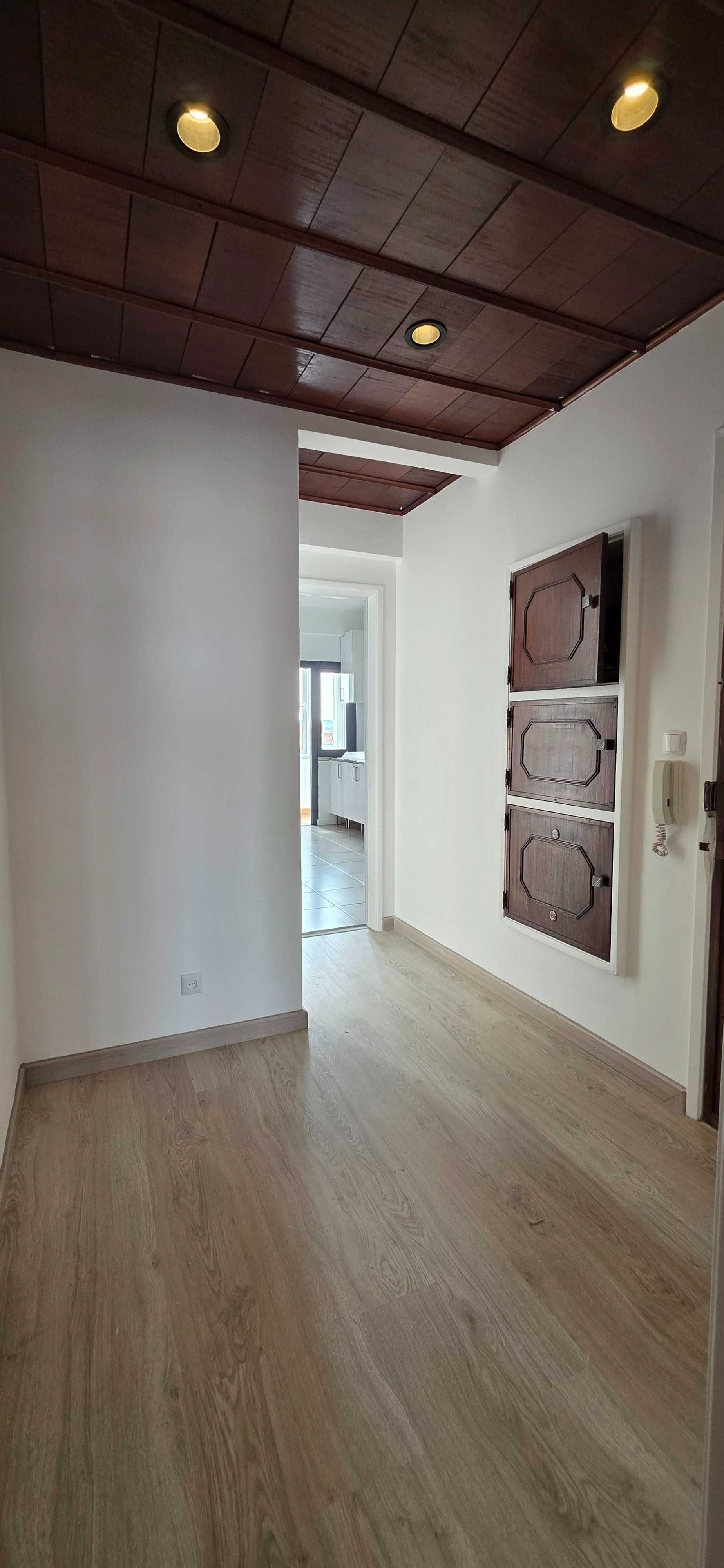 Apartamento t2: Luminosidade e localização previgiliada